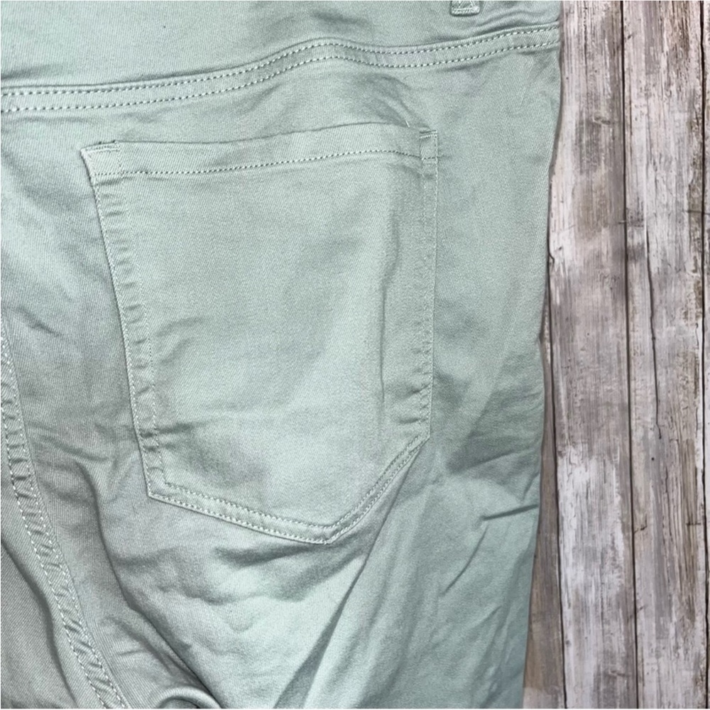 Lane Bryant Green High Rise Bermuda - Picture 5 of 6
